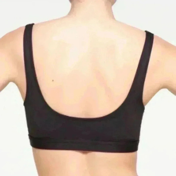 Skims Recycled Swim Tank Bikini Top - Picture 4 of 8